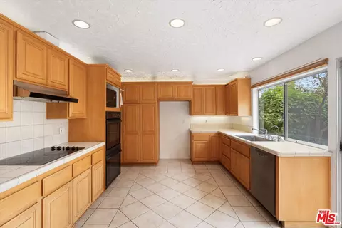 Kitchen - 2243 Newquist Ct, Camarillo, CA 93010 photo 1 of 4