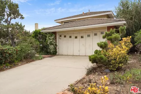 Exterior - 2243 Newquist Ct, Camarillo, CA 93010 photo 6 of 12
