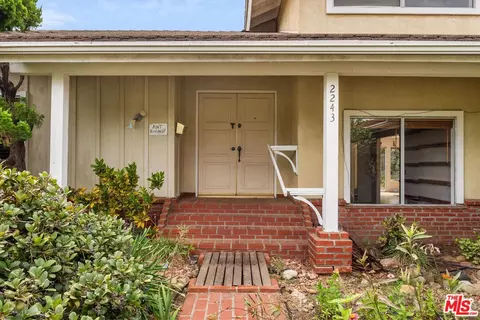 Exterior - 2243 Newquist Ct, Camarillo, CA 93010 photo 4 of 12