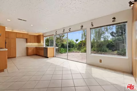 Kitchen - 2243 Newquist Ct, Camarillo, CA 93010 photo 4 of 4