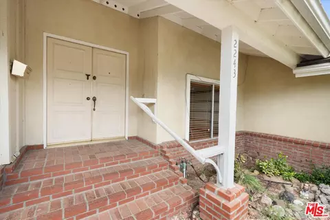 Exterior - 2243 Newquist Ct, Camarillo, CA 93010 photo 10 of 12