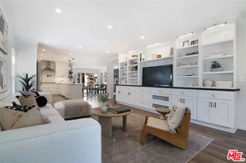 8828 Alcott St, Los Angeles, CA 90035