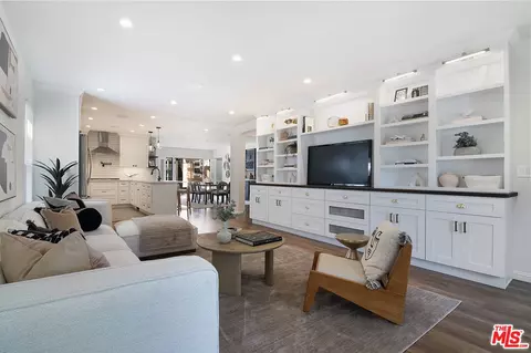 8828 Alcott St, Los Angeles, CA 90035