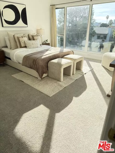 1328 Havenhurst Dr #202, West Hollywood, CA 90046