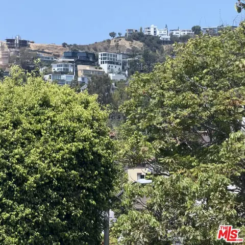 1328 Havenhurst Dr #202, West Hollywood, CA 90046