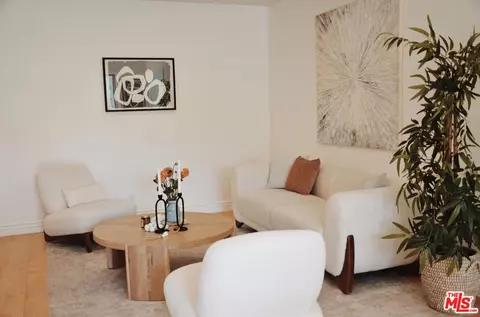 1328 Havenhurst Dr #202, West Hollywood, CA 90046