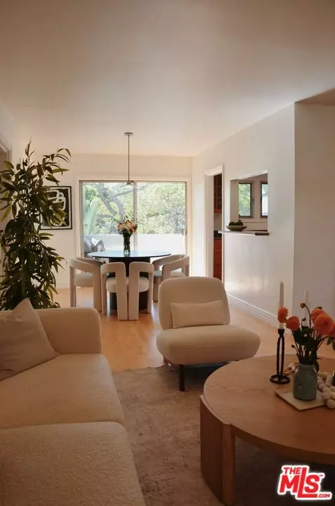 1328 Havenhurst Dr #202, West Hollywood, CA 90046