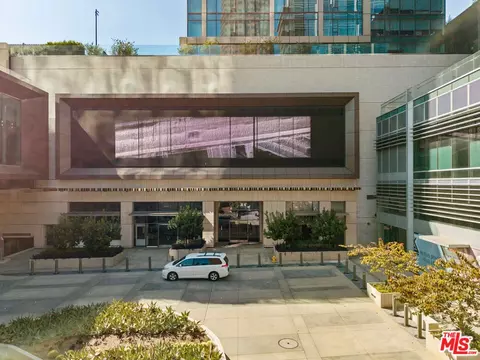 889 Francisco St #907, Los Angeles, CA 90017