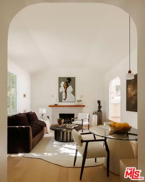 4300 Ambrose Ave, Los Angeles, CA 90027