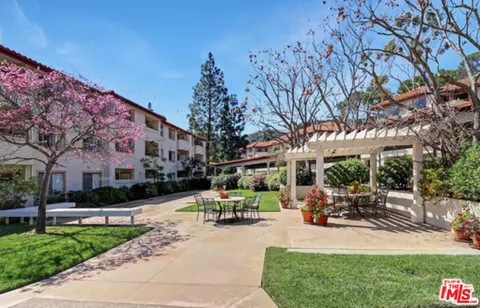 501 Palisades Dr #103, Pacific Palisades, CA 90272