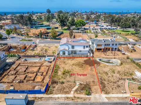 851 Toyopa Dr, Los Angeles, CA 90272