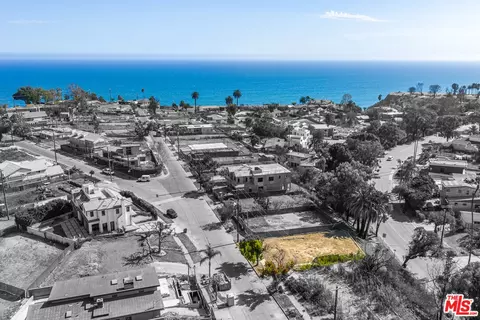 515 N Las Casas Ave, Los Angeles, CA 90272
