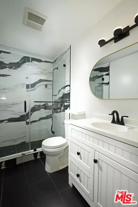 Bath - 10214 Samoa Ave #25, Tujunga, CA 91042 photo 1 of 2