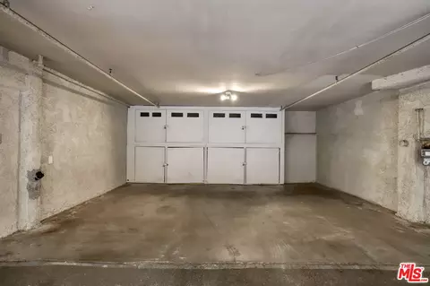 Exterior - 10214 Samoa Ave #25, Tujunga, CA 91042 photo 3 of 4