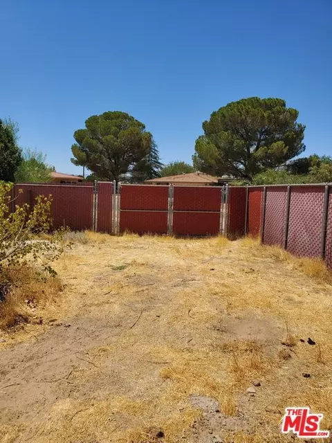 Exterior - 13435 Tioga Rd, Apple Valley, CA 92308 photo 7 of 7