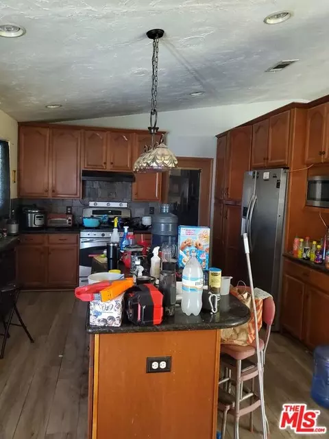 Kitchen - 13435 Tioga Rd, Apple Valley, CA 92308 photo 1 of 1
