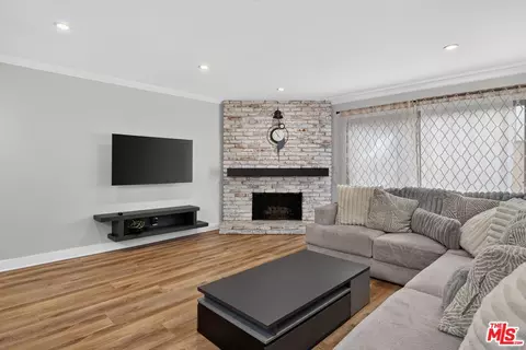 Living - 552 E Palm Ave #C, Burbank, CA 91501 photo 1 of 1