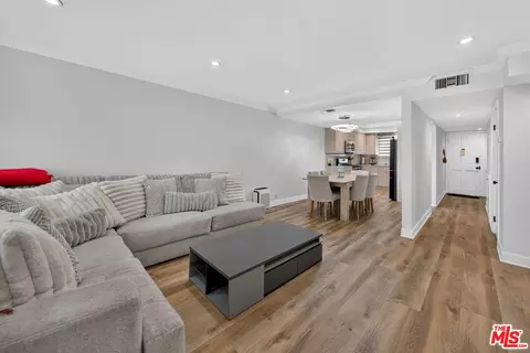 Other - 552 E Palm Ave #C, Burbank, CA 91501 photo 3 of 5