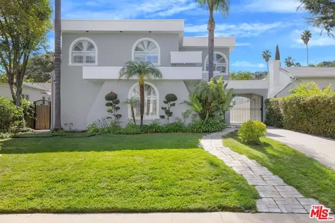 12118 Viewcrest Rd, Studio City, CA 91604