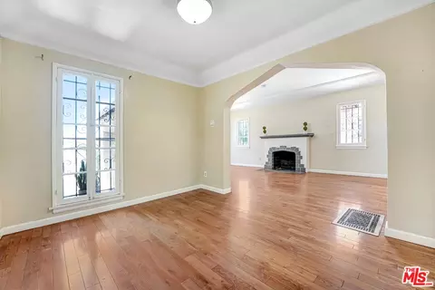 9136 S Harvard Blvd, Los Angeles, CA 90047