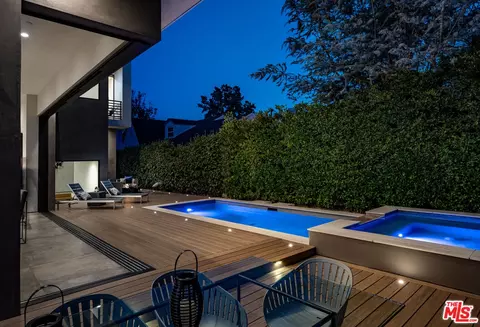 8356 W 4th St, Los Angeles, CA 90048