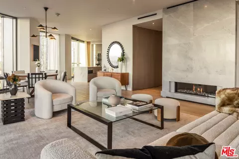 211 W Elm Ct #17A, Los Angeles, CA 90067