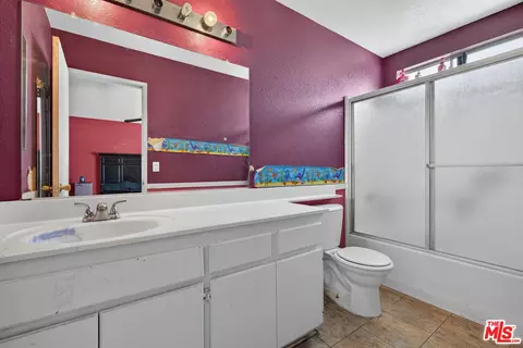 Bath - 1718 Polo Ct, Lancaster, CA 93535 photo 1 of 2