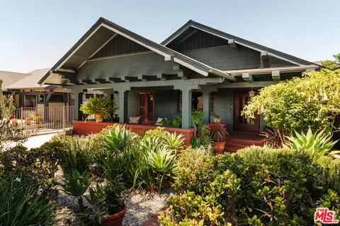 2915 S Budlong Ave, Los Angeles, CA 90007