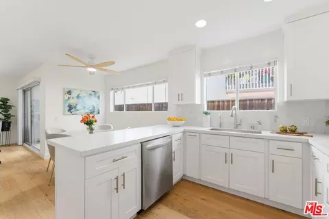 446 San Vicente Blvd #106, Santa Monica, CA 90402