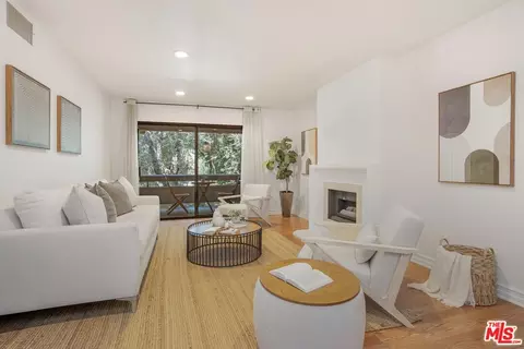 15231 Magnolia Blvd #114, Sherman Oaks, CA 91403