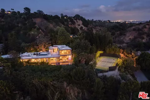 2644 Eden Pl, Beverly Hills, CA 90210