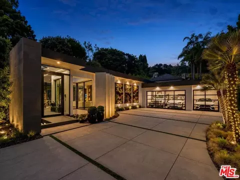 1049 Loma Vista Dr, Beverly Hills, CA 90210