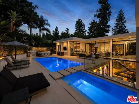 1049 Loma Vista Dr, Beverly Hills, CA 90210