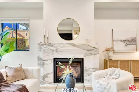 652 Huntley Dr #102, West Hollywood, CA 90069