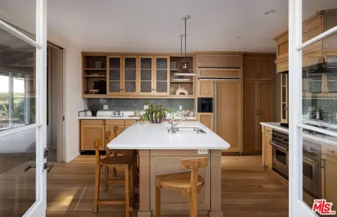 Kitchen - 4217 Avenue Del Mar, Carpinteria, CA 93013 photo 1 of 2