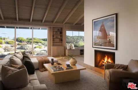 Living - 4217 Avenue Del Mar, Carpinteria, CA 93013 photo 3 of 6