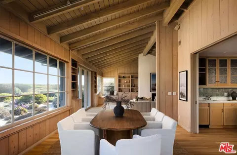 Dining - 4217 Avenue Del Mar, Carpinteria, CA 93013 photo 2 of 4