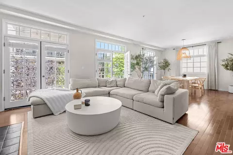 1645 Camden Ave #202, Los Angeles, CA 90025