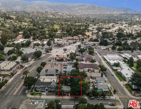 24513 Walnut St, Santa Clarita, CA 91321 photo 2