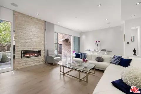 9305 Burton Way #A, Beverly Hills, CA 90210
