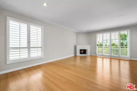117 S Clark Dr #305, Los Angeles, CA 90048