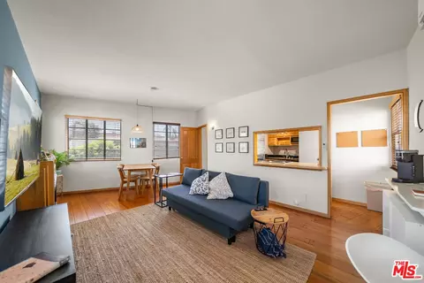 3121 W 3rd St, Los Angeles, CA 90020