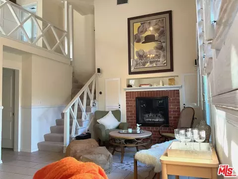 5262 N Willowcrest Ave, North Hollywood, CA 91601