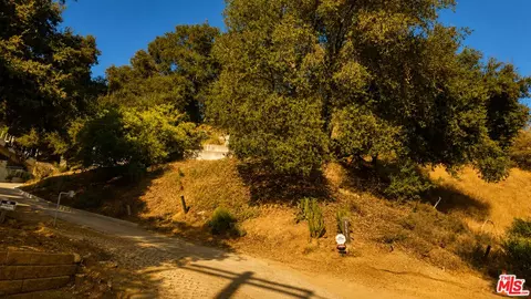 3577 Shaw Ranch Rd, Pasadena, CA 91107 photo 5