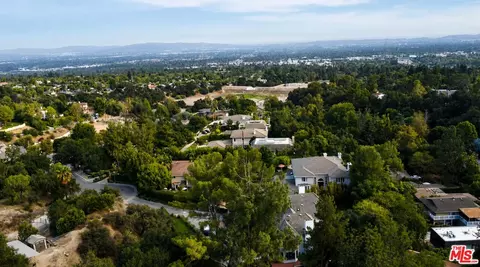 3577 Shaw Ranch Rd, Pasadena, CA 91107 photo 3