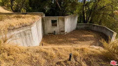 3577 Shaw Ranch Rd, Pasadena, CA 91107 photo 6