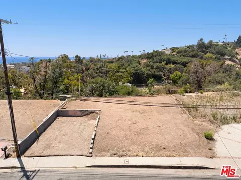 1067 Las Pulgas Rd, Los Angeles, CA 90272