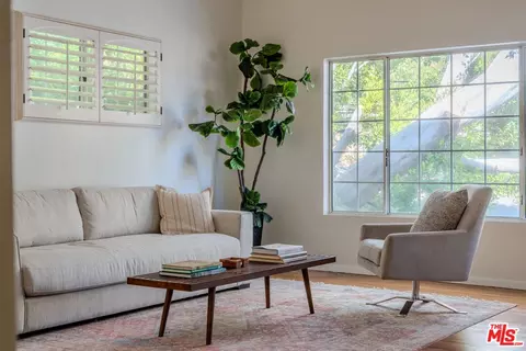 1115 N Beverly Glen Blvd, Los Angeles, CA 90077