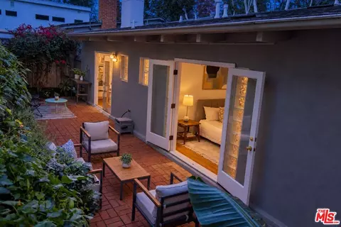 1115 N Beverly Glen Blvd, Los Angeles, CA 90077