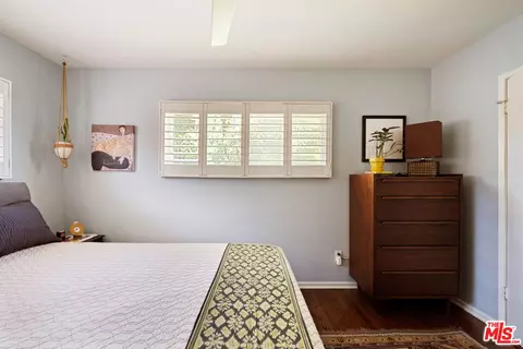 Bedroom - 6237 Belmar Ave, Tarzana, CA 91335 photo 3 of 6